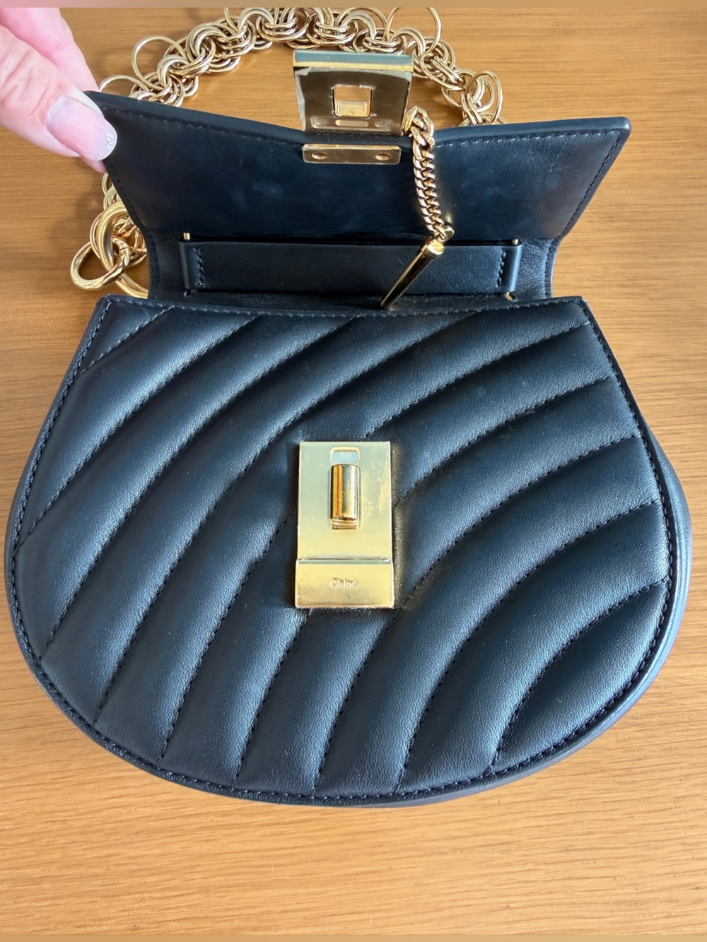 Chloe Quilted Drew Bijou Chain-Shoulder Leather Bag in Black with Gold - Picture 6 of 12